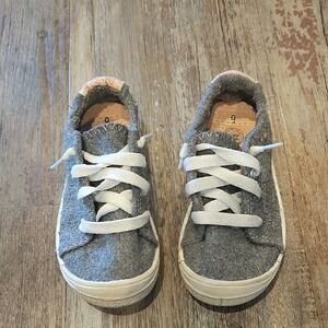 Girls sz 9 Wonder Nation grey slip-on shoes